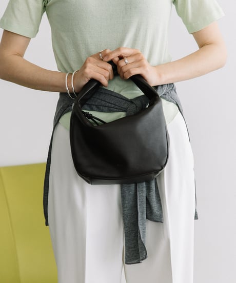 【B-26221】BEAURE ソフトレザー ワンハンド Bag