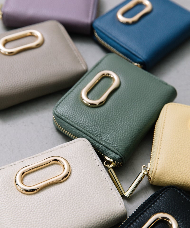 B-23402】BEAURE カウレザーメタルパーツ二つ折りジップウォレット  