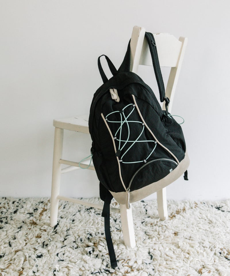 バンブーハンドル付き黒スエードリュック B-24353】BEAURE スエード コンビ ナイロン リュック | BEAURE OFF