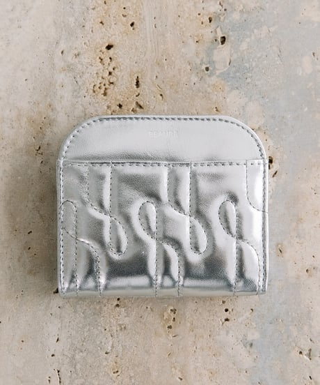 【B-25307】BEAURE Quilted Leather Bifold ウォレット