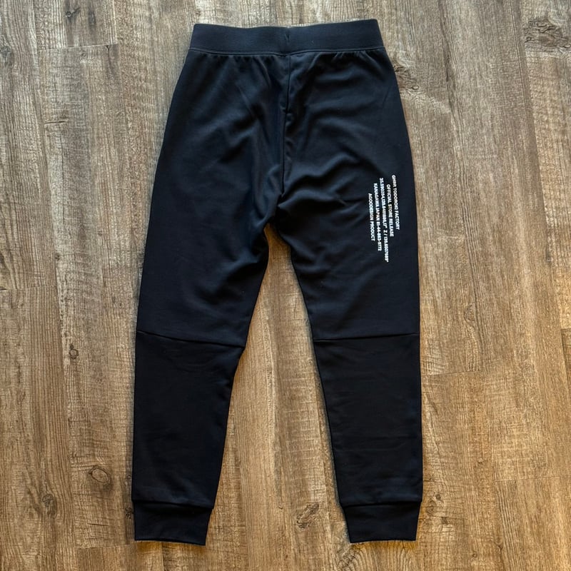 美品 レア CARPE DIEM×TFW49コラボ トラックパンツジョガー 黒 ドライスウェット ジョガースキニーパンツ | Maniackers Store