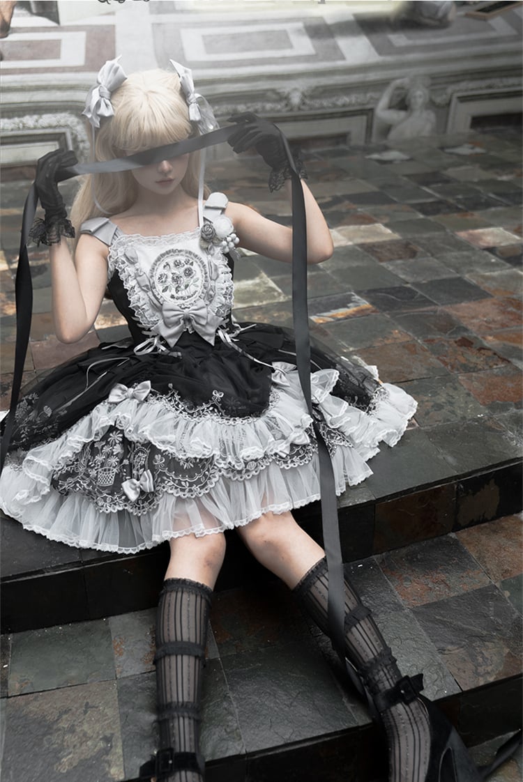 rococo s closet 羊当・四季の花々　ジャンパースカート　黒×グレー rococo s closet 羊当・四季の花々 ジャンパースカート 黒