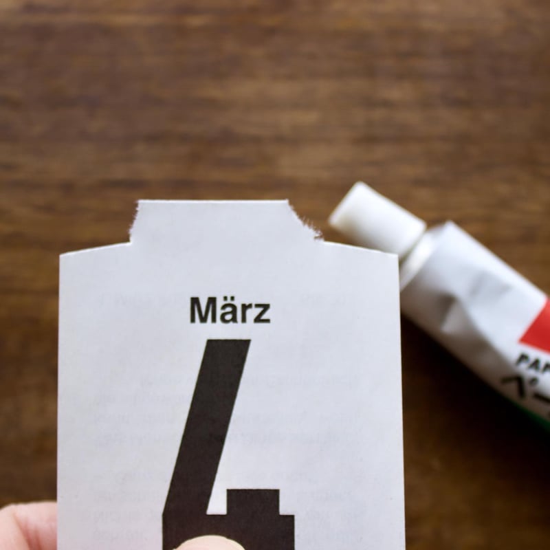 ペーパーボンド 貼ってはがせる不思議なボンド | WRITE&DRAW.