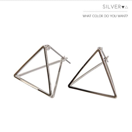 ３Dトライアングルピアス