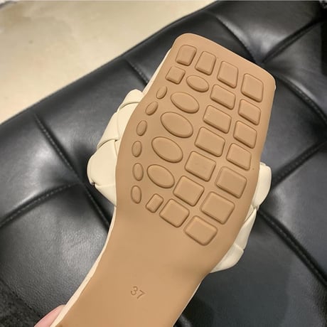フラット編みサンダル