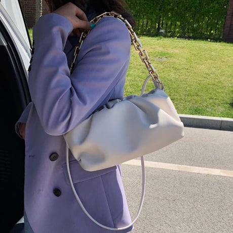 チェーンショルダーバッグ