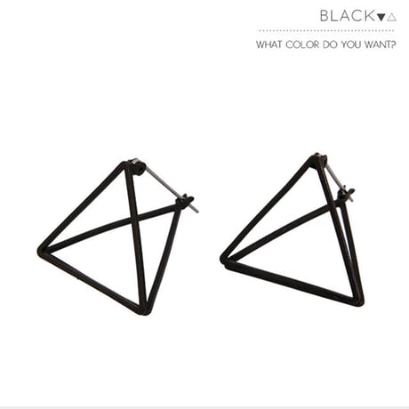 ３Dトライアングルピアス