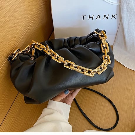チェーンショルダーバッグ
