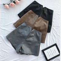 レザーショートパンツ