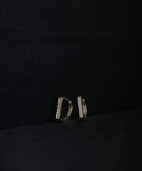 t hoop bar  diamond pierce