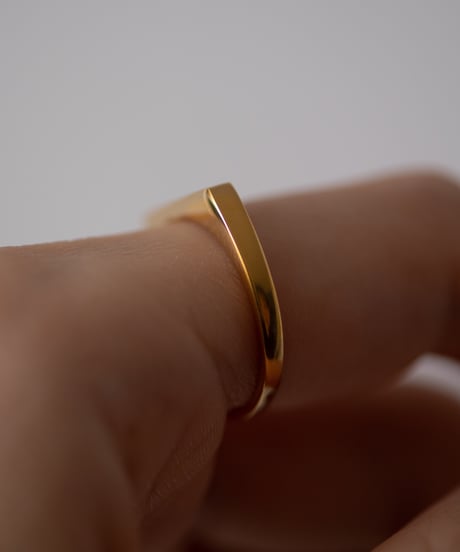 E ring gold