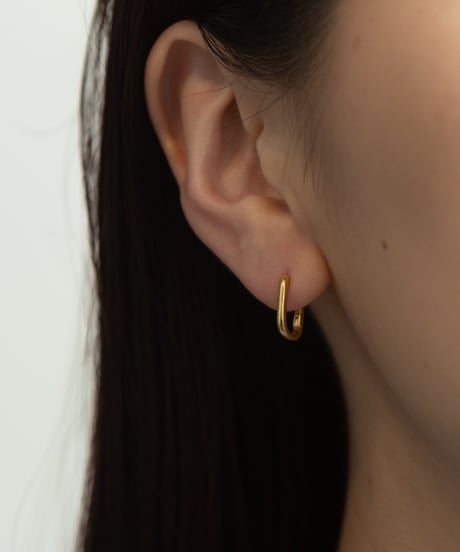 small square  pierce gold