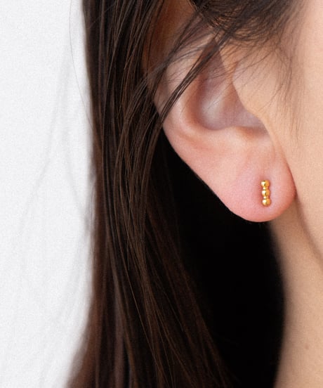 3 dot pierce gold