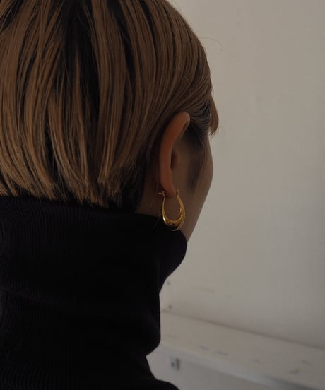 p drop pierce gold