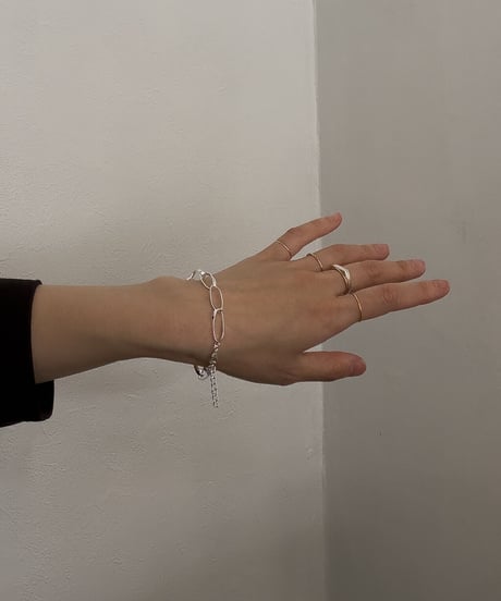 twist oval chain bracelet