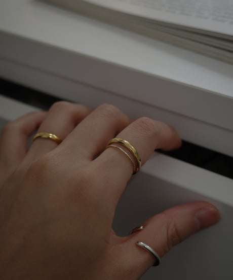 p ring gold