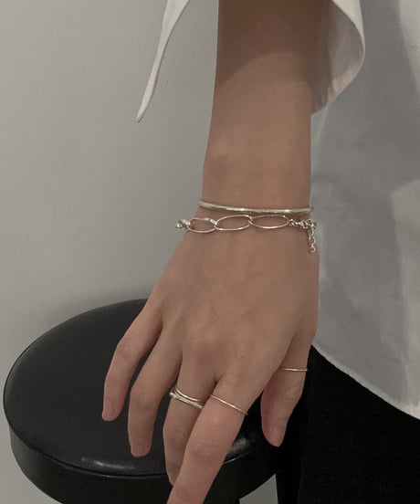 twist oval chain bracelet