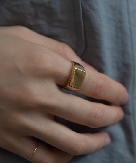 square wide ring gold