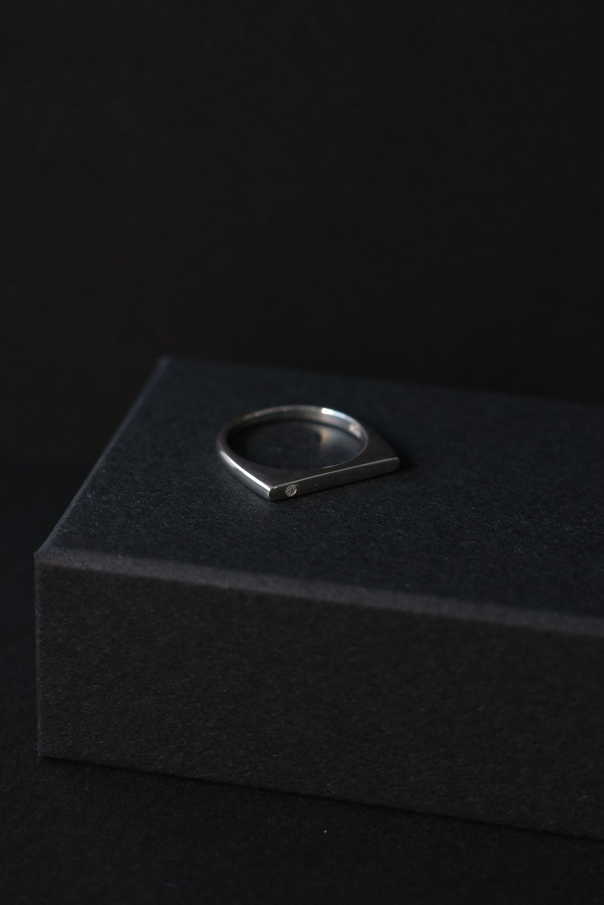 TN E ring diamond | unique