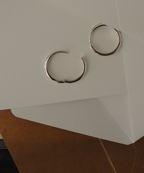 t n hoop pierce M