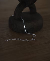 bar chain bracelet