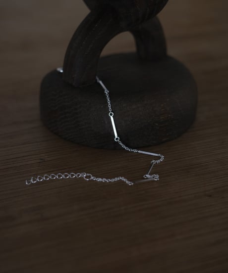 bar chain bracelet