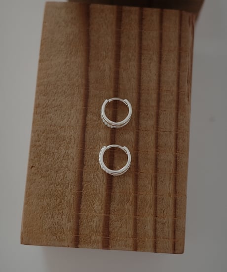 cz 2curve hoop pierce