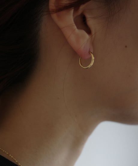 t n hoop pierce S gold