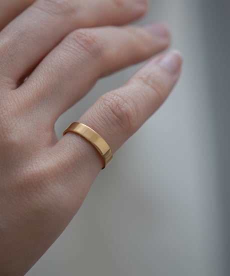 flat ring gold
