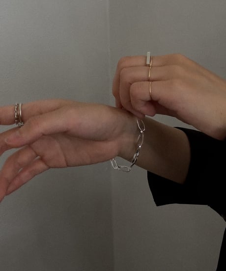 twist oval chain bracelet