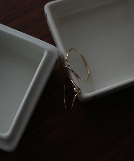 cz curve ring gold