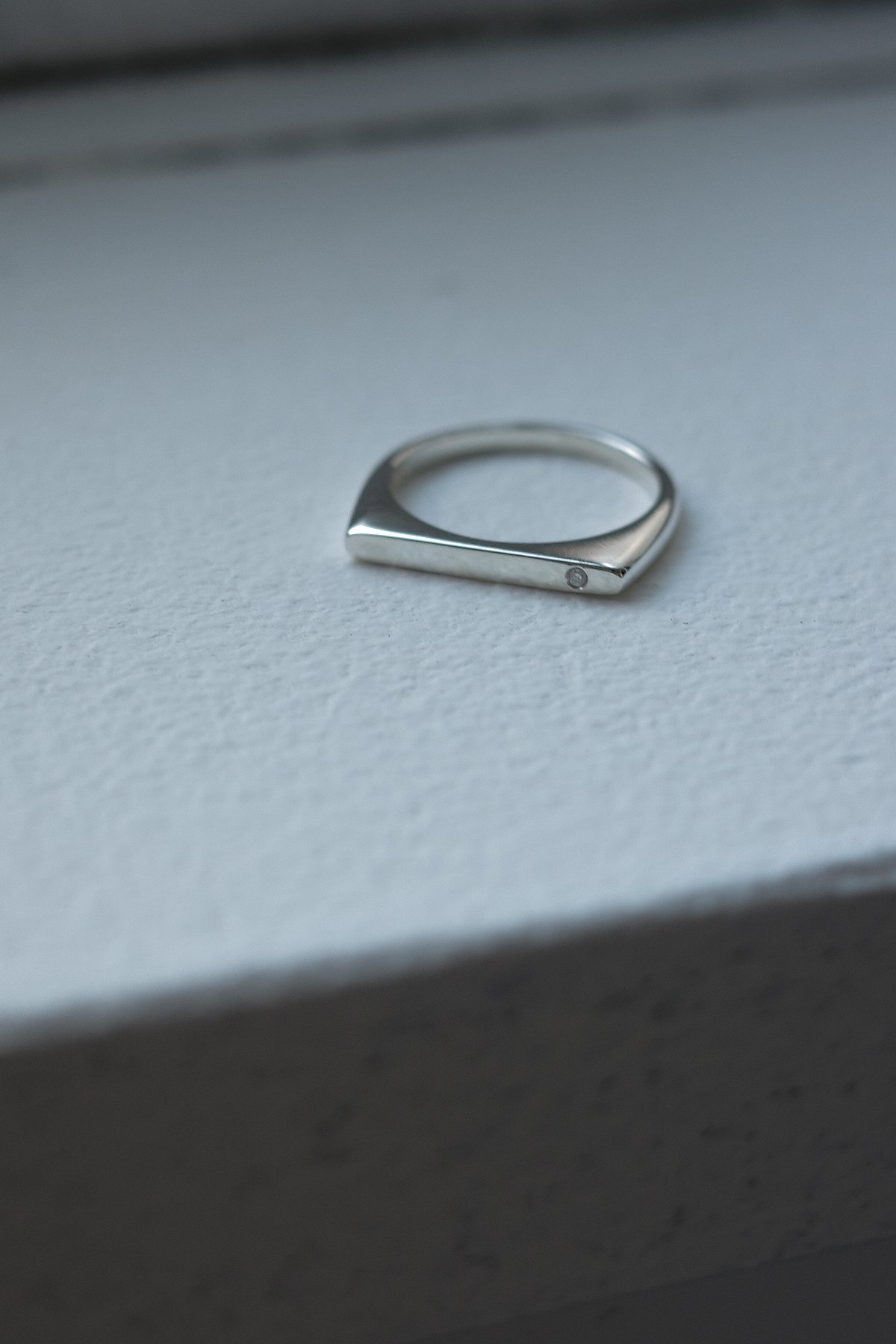 TN E ring diamond | unique
