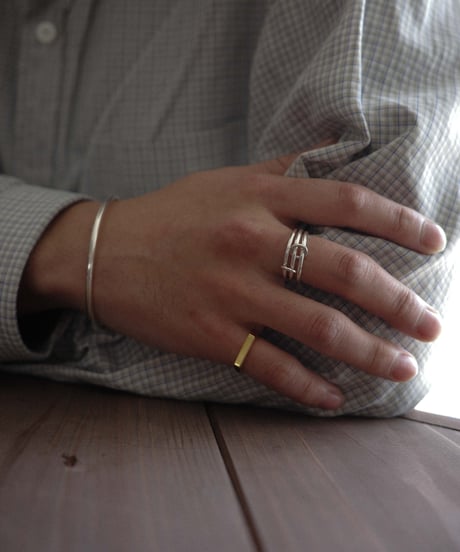 E ring gold