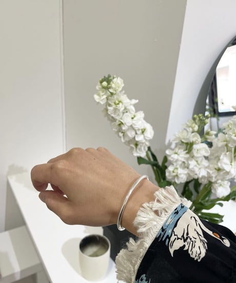 line bangle