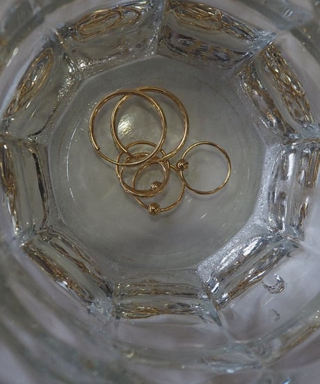 p hoop pierce M gold