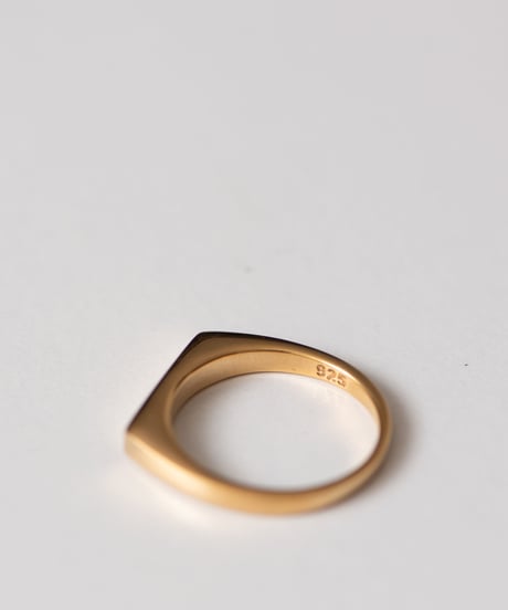 E ring gold