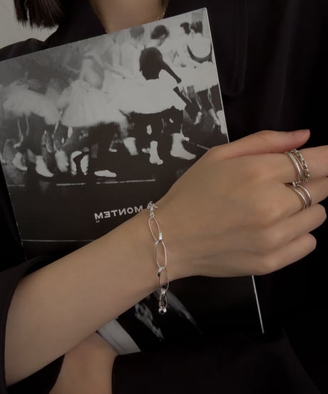 twist oval chain bracelet