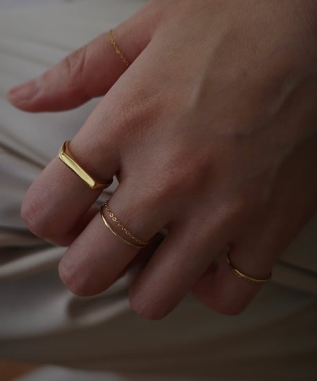 E ring gold