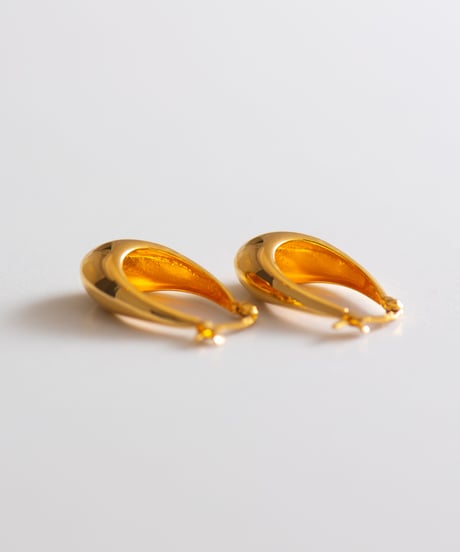 p drop pierce gold