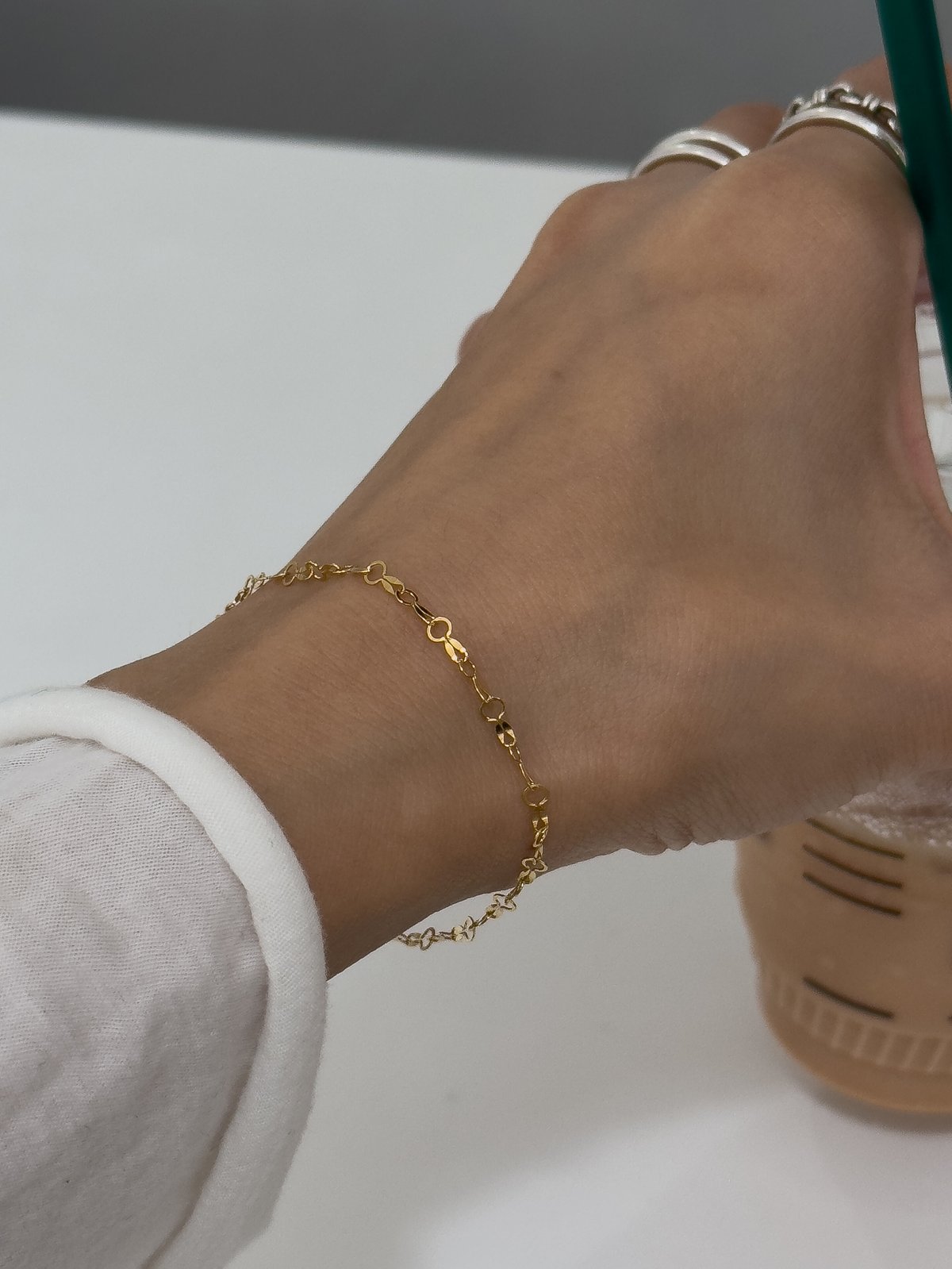 d bracelet gold