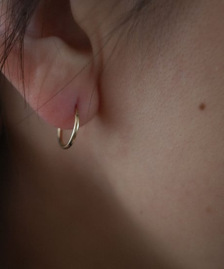 p hoop pierce S gold