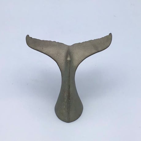 【沖縄の金細工・琉球錫器】　金細工まつ　純錫 ザトウクジラのメガネスタンド