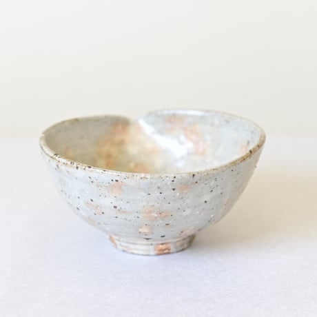 【沖縄の陶器・やちむん】　金城宙矛　粉引片口