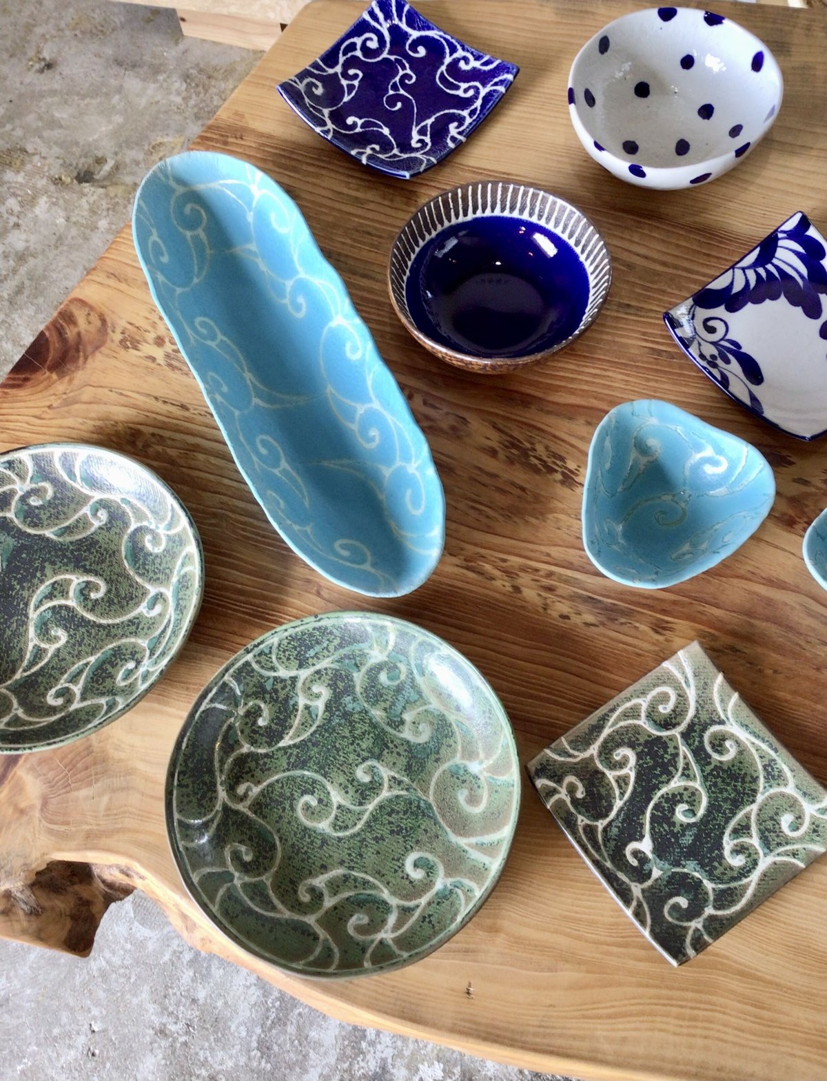 沖縄の陶器・やちむん】 眞正陶房 さんかくボウル アラベスク