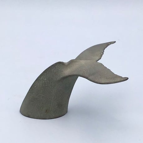 【沖縄の金細工・琉球錫器】　金細工まつ　純錫 ザトウクジラのメガネスタンド