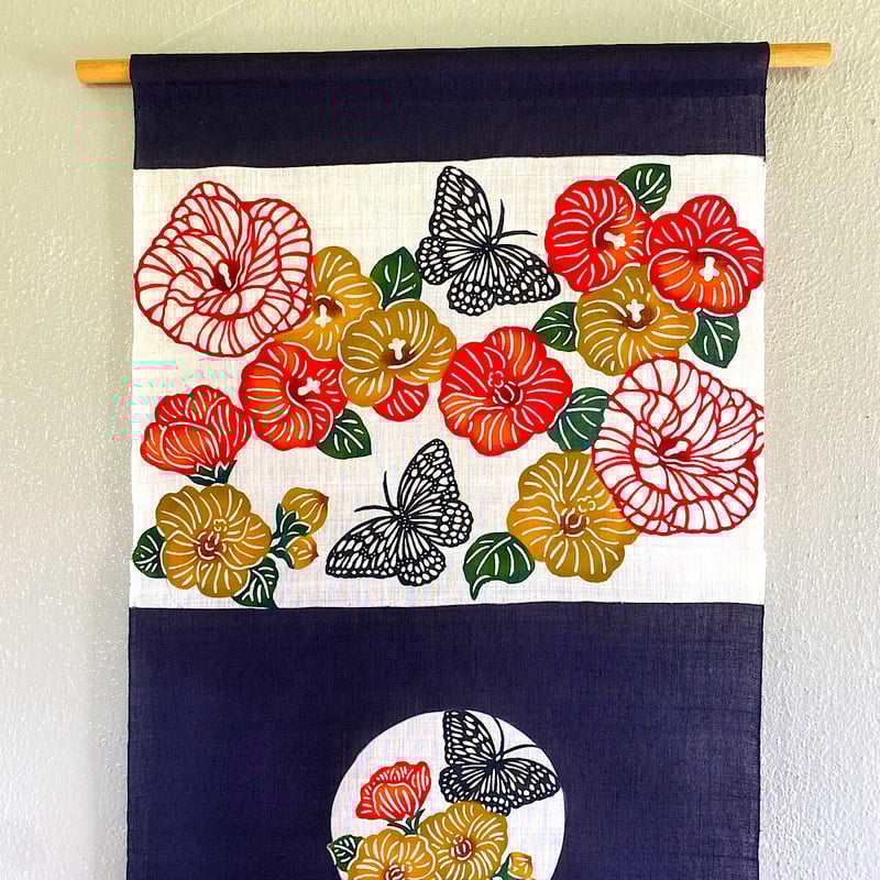 沖縄の手染め紅型】 紅型デザイン工房ten天 タペストリー ゆうな