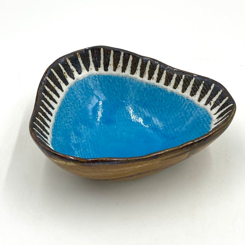 沖縄の陶器・やちむん】 眞正陶房 さんかくボウル マカロン ターコイズ