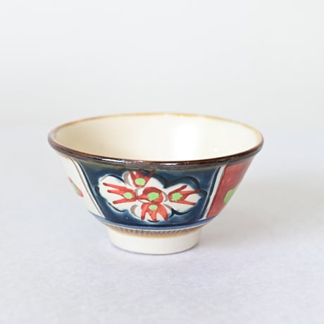 【沖縄の器・やちむん・壺屋焼】　國場陶芸　赤絵3.5寸マカイ　d