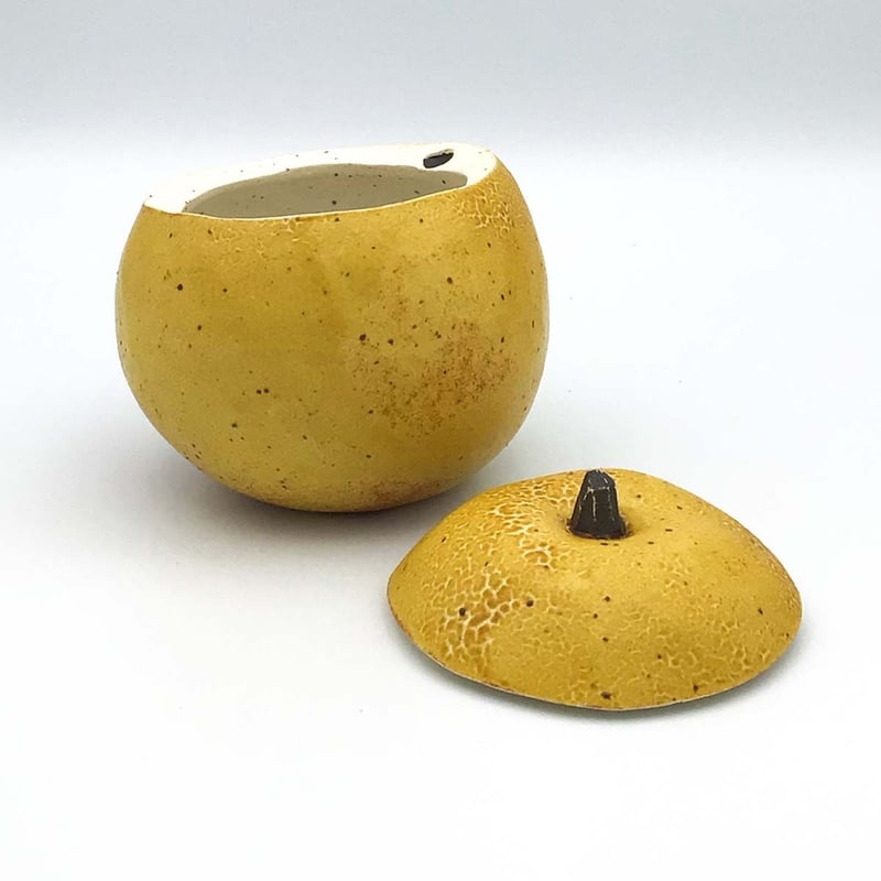 沖縄の陶器・やちむん】 陶factory509 蓋つき小物入れ 梨 | 沖縄の
