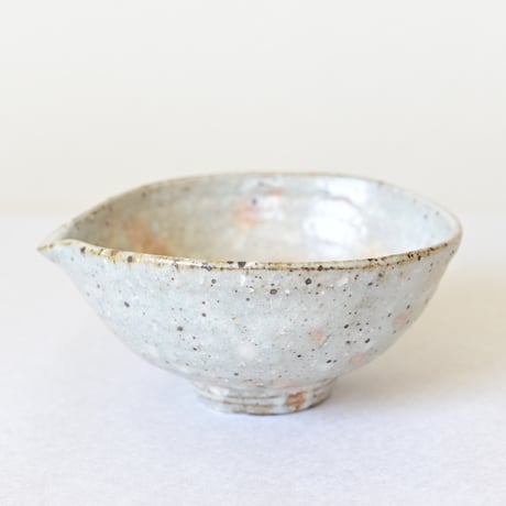 【沖縄の陶器・やちむん】　金城宙矛　粉引片口